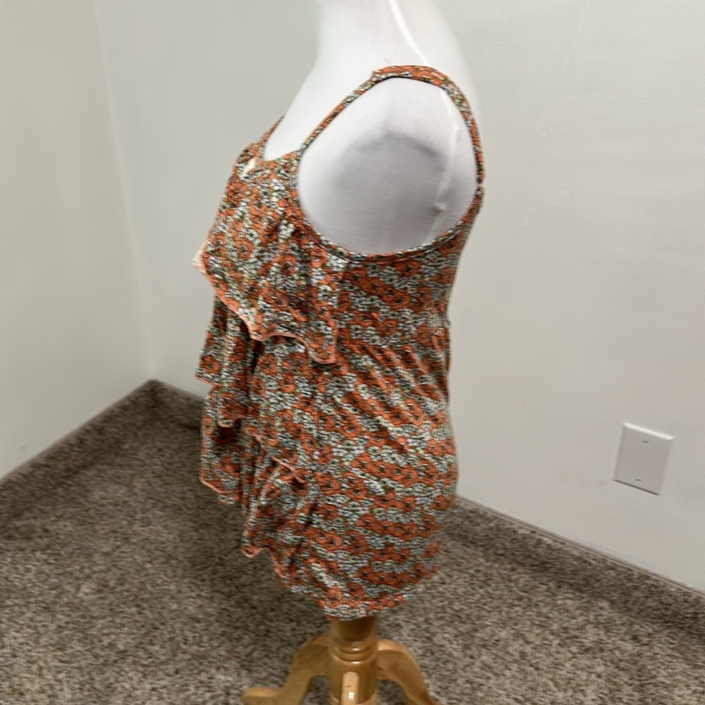 π΄ Love Change Ruffle Tank Top - Picture 2 of 4